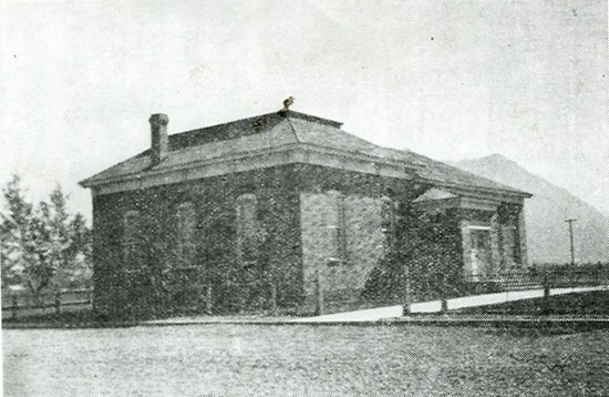 1945 Highland 1st School_small.jpg